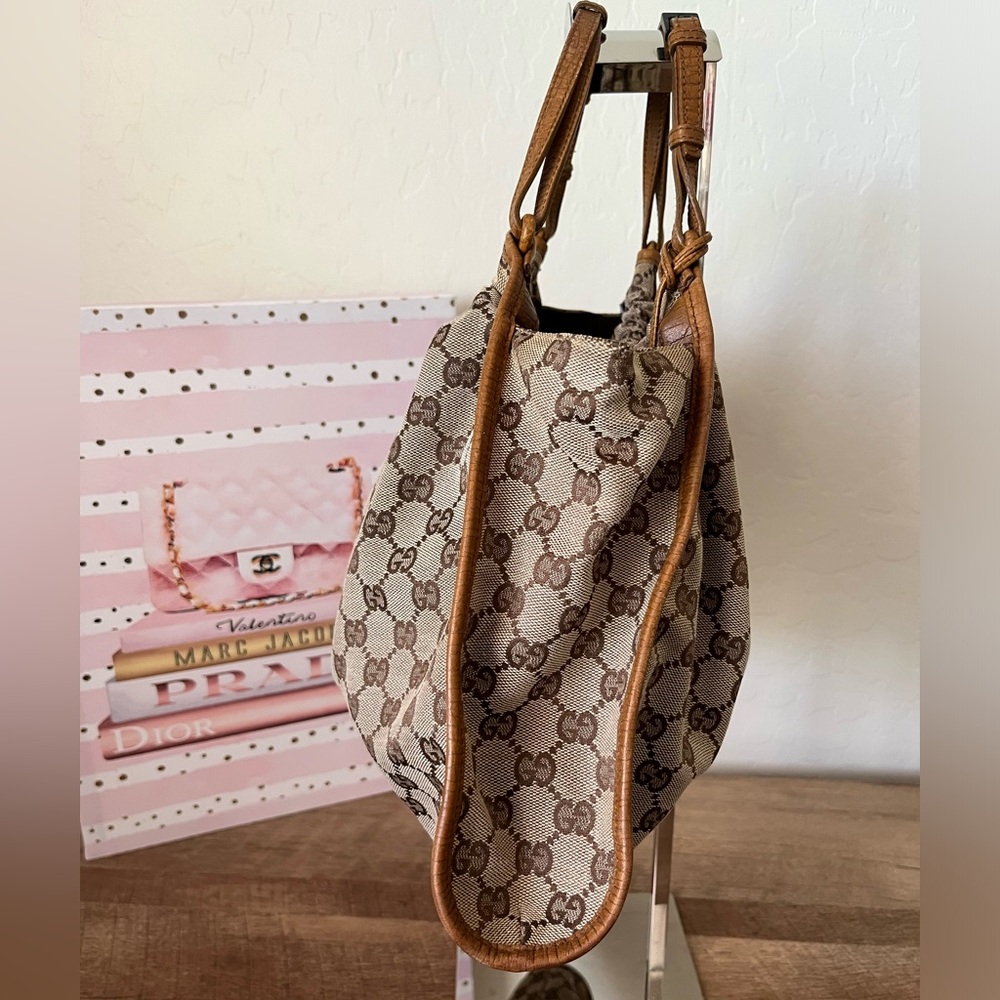 Gucci Handbag Hobo Style - Picture 5 of 13